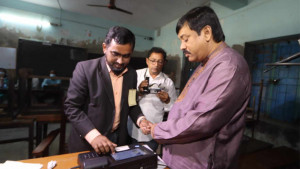 আমার কর্মী-ভোটারদের কেন্দ্রে যেতে বাধা দেওয়া হচ্ছে: সাক্কু