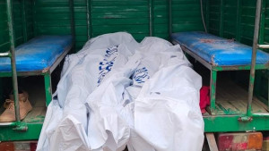 কয়লা আনতে গিয়ে প্রাণ গেল ২ শ্রমিকের
