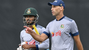 রিয়াদের কৌশল ও মুশফিকের সাহসে মুগ্ধ হেম্প 