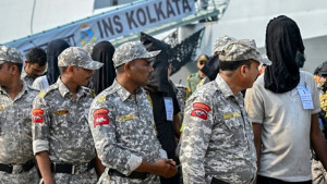 সেই ৩৫ সোমালি দস্যুকে নেওয়া হল মুম্বাইয়ে