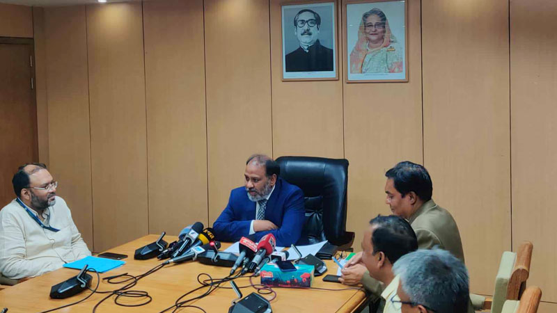 ব্যাংক একীভূতকরণ নিয়ে আতঙ্কিত হওয়ার কিছু নেই ব্যাংক একীভূতকরণ নিয়ে আতঙ্কিত হওয়ার কিছু নেই