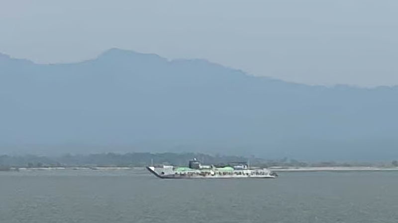 শাহপরীর দ্বীপে বেড়েছে বিস্ফোরণ গোলাগুলি, কাঁপছে সেন্টমার্টিনও শাহপরীর দ্বীপে বেড়েছে বিস্ফোরণ গোলাগুলি, কাঁপছে সেন্টমার্টিনও