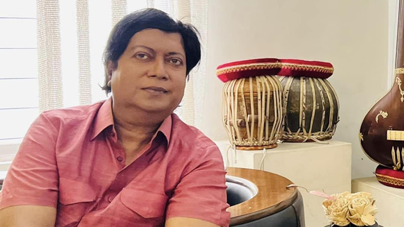 দরজা ভেঙে দেখা গেল সাদি মহম্মদের ঝুলন্ত মরদেহ দরজা ভেঙে দেখা গেল সাদি মহম্মদের ঝুলন্ত মরদেহ
