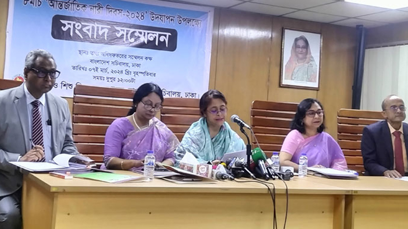 আন্তর্জাতিক নারী দিবসে পাঁচ জয়িতাকে সম্মাননা আন্তর্জাতিক নারী দিবসে পাঁচ জয়িতাকে সম্মাননা
