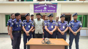 পরিষদে ঢুকে মারধরের মামলায় যুবলীগ নেতা গ্রেপ্তার