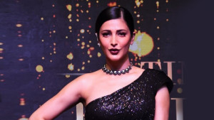 নিজেকে সিঙ্গেল দাবি করে যা বললেন শ্রুতি হাসান