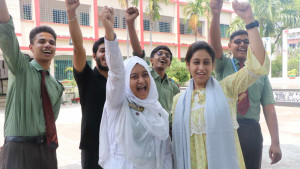 রাজশাহী শিক্ষা বোর্ডে এবার পাশের হার ও জিপিএ-৫ দুটোই বেড়েছে