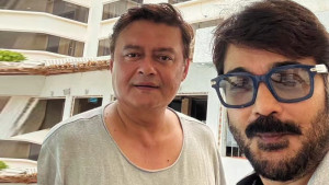 মুম্বাইয়ে দুই চ্যাটার্জির হঠাৎ দেখা, যা বললেন প্রসেনজিৎ-শাশ্বত