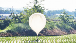 দক্ষিণে মলভর্তি বেলুন পাঠাল উত্তর কোরিয়া