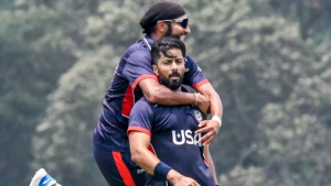 আমরা ক্ষুধার্ত, যাকে পাব তাকে খাব: আলী খান 