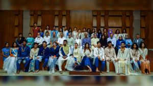 বিইউএফটিতে ‘পুলড ফ্রম দ্য রুটস উইথ টং’ ফ্যাশন শো