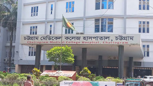 চট্টগ্রামে হোটেলে আগুন, ধোঁয়ায় একজনের মৃত্যু