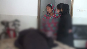 শ্বাসরোধে স্ত্রীকে হত্যার অভিযোগ, স্বামী আটক