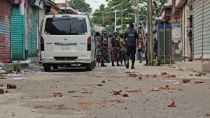 গজারিয়ায় কেন্দ্র দখলের চেষ্টা, সংঘর্ষে ৪ পুলিশ সদস্য আহত
