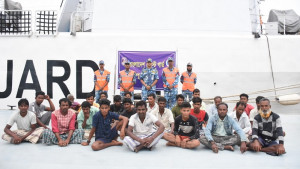 বঙ্গোপসাগরে ১৬ ট্রলার ডুবি: ৪৪ জনকে জীবিত উদ্ধার