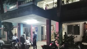 স্ত্রী-শ্যালিকাকে প্রশ্ন সরবরাহে রাতভর অফিসে ২ কর্মচারী