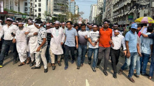 ৩ দাবিতে নয়াপল্টনে যুবদলের সমাবেশ শুরু