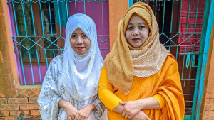 ৪৫ বছরে এসএসসি দিয়েও মেয়ের চেয়ে ভালো ফল মায়ের