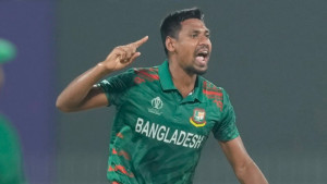 মুস্তাফিজের ৬ উইকেট, বাংলাদেশের লক্ষ্য ১০৫