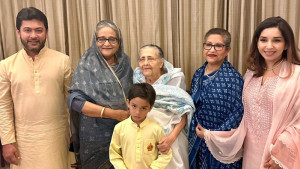 বোন শেখ রেহানাকে নিয়ে নিক্সন চৌধুরীর বাসায় শেখ হাসিনা