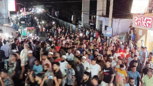 ধর্ম নিয়ে শিক্ষকের কটূক্তি, প্রশাসনকে ২৪ ঘণ্টার আল্টিমেটাম