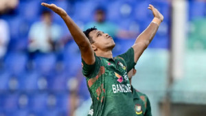 ইয়র্কার দিতে পারেননি তাই বাদ সাইফউদ্দিন! 