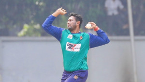 ৪০০ উইকেটের মাইলফলক ছুঁলেন সাকিব