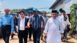 সংকট উত্তরণের উপায় খুঁজতে শরণার্থী শিবিরে সংসদীয় কমিটি