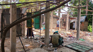 আশ্রয়ণের পুরোনো ৮০ ঘর সাত লাখে বিক্রি