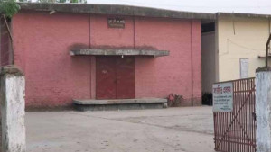 লাপাত্তা ভারপ্রাপ্ত কর্মকর্তা, ভাঙা হলো গুদামের তালা