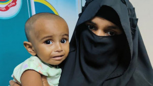 ভিক্ষার জন্য শিশুকে  তুলে নেয় তারা
