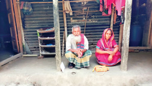 ঘরের নিশ্চয়তা পেল সেই বৃদ্ধ দম্পতি