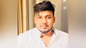 ছাত্রলীগ নেতার হাতে স্বর্ণ কারবারের নাটাই