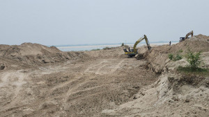 তবু প্রাণ ফেরে না বড়াল নদে