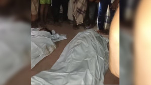 পাবনায় তেলবাহী লরিচাপায় ২ যুবক নিহত