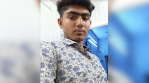 ডাম্পার ট্রাক পিষে দিল কলেজছাত্রকে, সড়ক অবরোধ