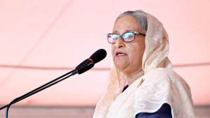 ঘূর্ণিঝড়ে যাদের ঘরবাড়ি ভেঙেছে, সব করে দেব