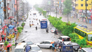জলোচ্ছ্বাস তো উপকূলে, ঢাকায় কেন জলাবদ্ধতা