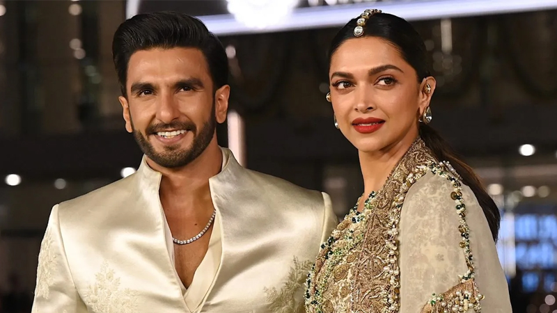 ‘মেট গালা’য় যাননি অন্তঃসত্ত্বা দীপিকা, তাহলে কোথায় গেলেন? ‘মেট গালা’য় যাননি অন্তঃসত্ত্বা দীপিকা, তাহলে কোথায় গেলেন?