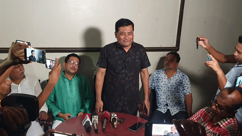 এমপি নিক্সনের বিরুদ্ধে ‘হত্যার’ হুমকির অভিযোগ এনে কাঁদলেন চেয়ারম্যান প্রার্থী এমপি নিক্সনের বিরুদ্ধে ‘হত্যার’ হুমকির অভিযোগ এনে কাঁদলেন চেয়ারম্যান প্রার্থী