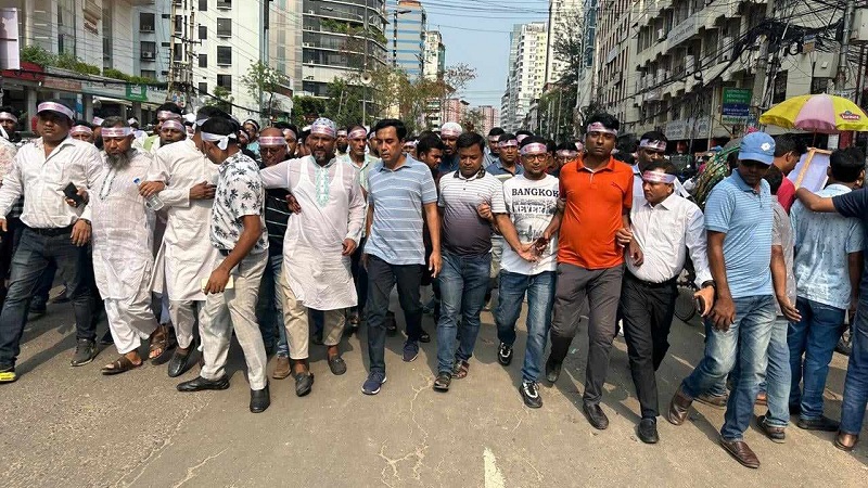 ৩ দাবিতে নয়াপল্টনে যুবদলের সমাবেশ শুরু ৩ দাবিতে নয়াপল্টনে যুবদলের সমাবেশ শুরু