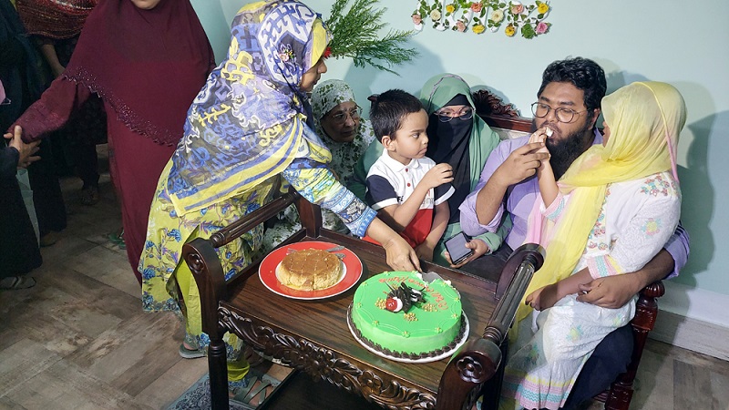 জিম্মিদশার ভয়াবহ অভিজ্ঞতা জানালেন তৌফিক জিম্মিদশার ভয়াবহ অভিজ্ঞতা জানালেন তৌফিক
