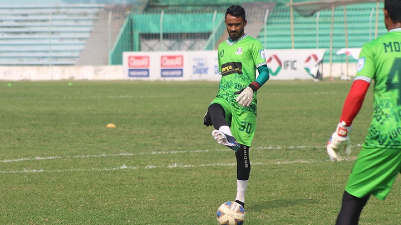 চমক সুজন, ফিরেছেন তারিক-মোরসালিন চমক সুজন, ফিরেছেন তারিক-মোরসালিন