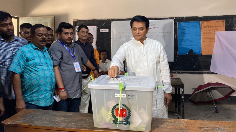ফরিদপুরে ভোট সুষ্ঠু হচ্ছে: এ. কে. আজাদ এমপি ফরিদপুরে ভোট সুষ্ঠু হচ্ছে: এ. কে. আজাদ এমপি