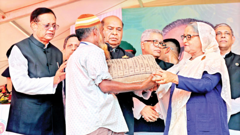 ‘মোর অ্যাহোন দরকার ঘর, মাথা গোঁজার ঠাঁইর’ ‘মোর অ্যাহোন দরকার ঘর, মাথা গোঁজার ঠাঁইর’