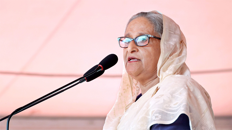 ঘূর্ণিঝড়ে যাদের ঘরবাড়ি ভেঙেছে, সব করে দেব ঘূর্ণিঝড়ে যাদের ঘরবাড়ি ভেঙেছে, সব করে দেব