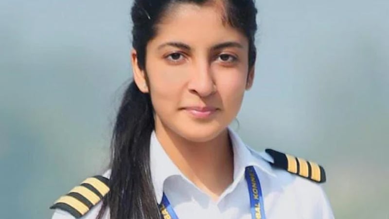 জনসমক্ষে হয়রানি ও জোর করে নিরামিষ খাওয়ানোর জেরে প্রেমিকার ‘আত্মহত্যা’ জনসমক্ষে হয়রানি ও জোর করে নিরামিষ খাওয়ানোর জেরে প্রেমিকার ‘আত্মহত্যা’