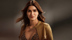 হঠাৎ প্রেম-বিয়ের খবর মেনে নিতে পারছি না: কৃতি
