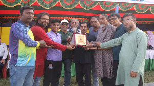 সাফজয়ী ফুটবলার আইরিনকে সংবর্ধনা