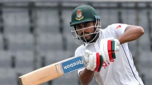 ব্যাটিং বিপর্যয়ে বাংলাদেশ, চতুর্থ দিনে ৩ উইকেটে দরকার ২২৫ রান